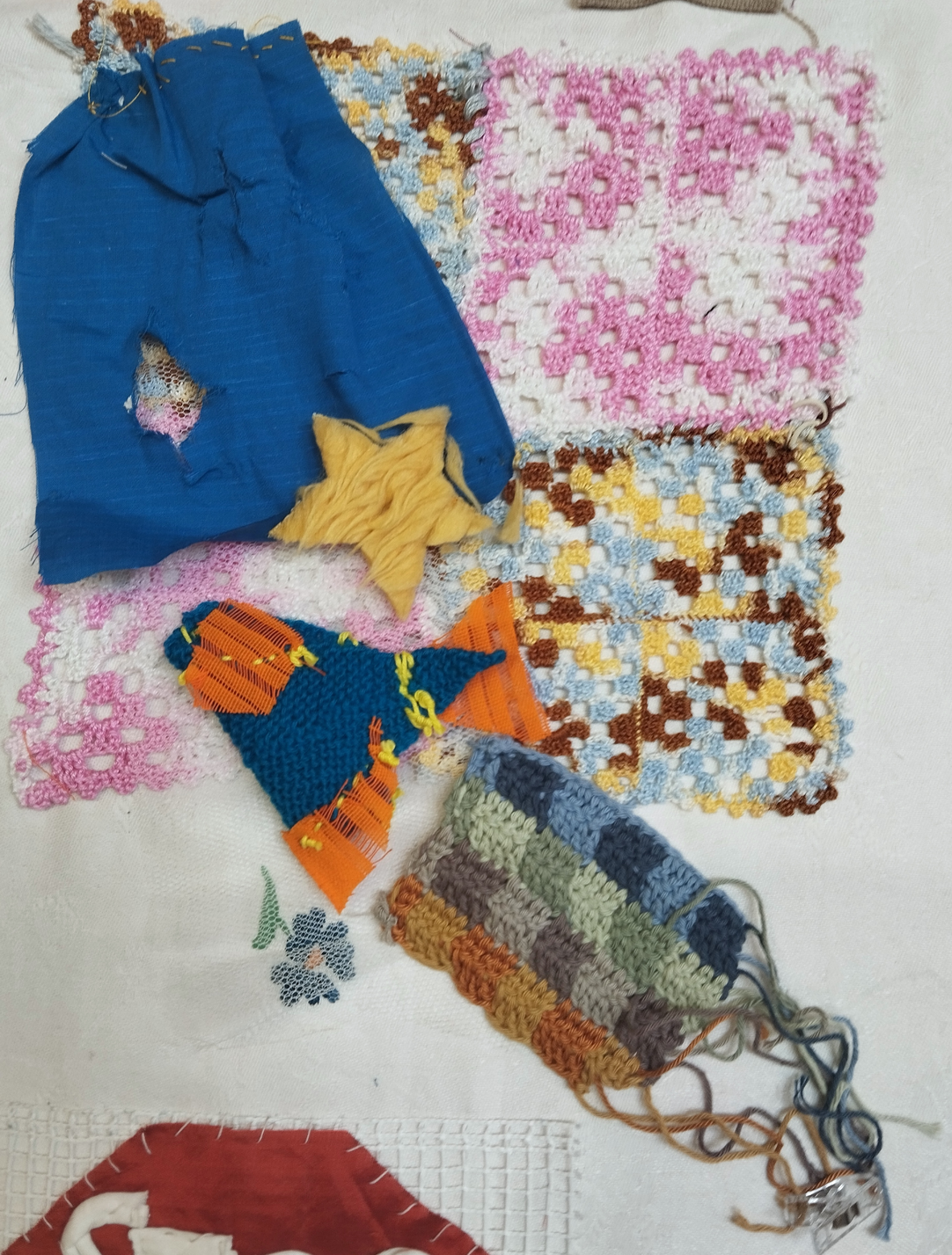 4 doilies and two fish