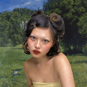 mina le
