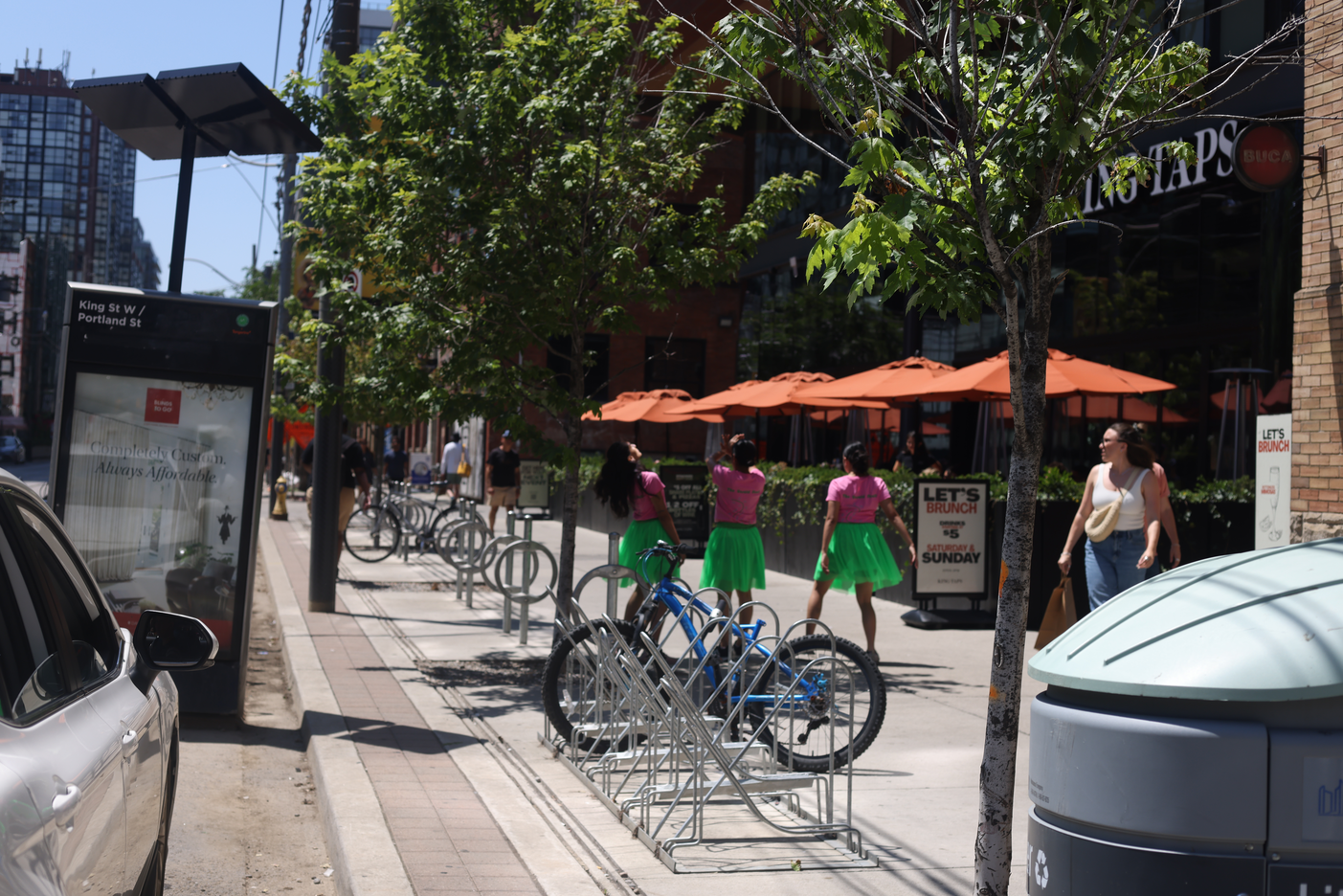 Momentarily transforming the popular destination at King and Portland into a site of critical engagement through a 29-step choreography that invited spatial negotiation and encounters with the Other within a space that is otherwise governed by capitalist-consumerist logic that actively seeks to erase all forms of anomaly.
This is created in response to Score 4. 
Score 4 is created by Mushtari Afroz
Choreography created by Mushtari Afroz
Performance co-created with Rachana Joshi, Rajvi Dedhia and Nidhi Baadkar.
