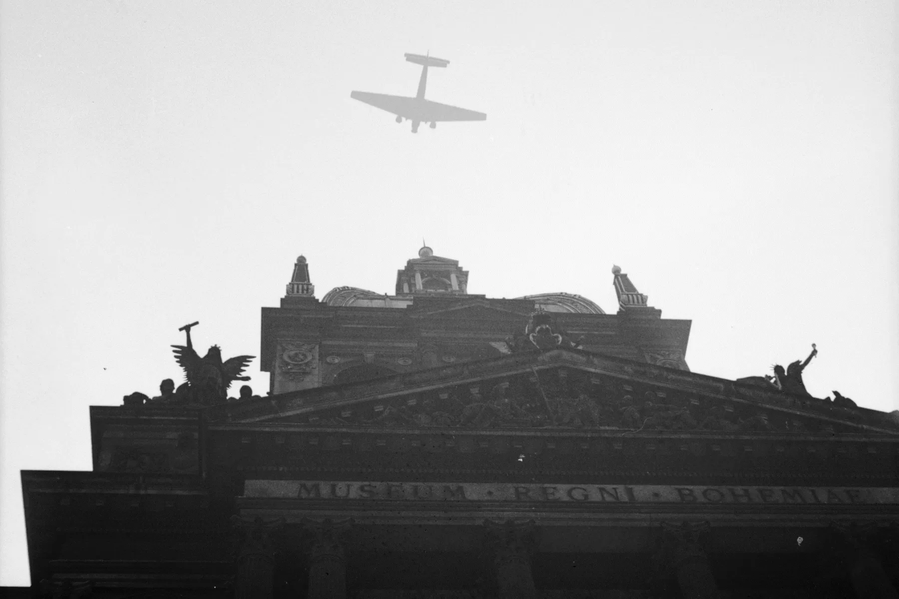 Luftwaffe nad Národním muzeem