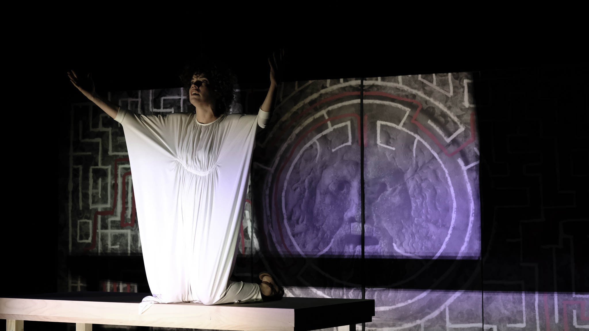 Verità and the Labyrinth