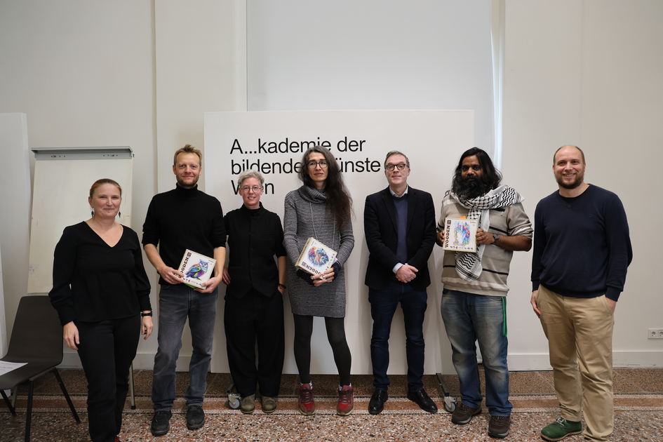 Photo of the prize winners of the year 2023/24 and the Rector of the Academy.