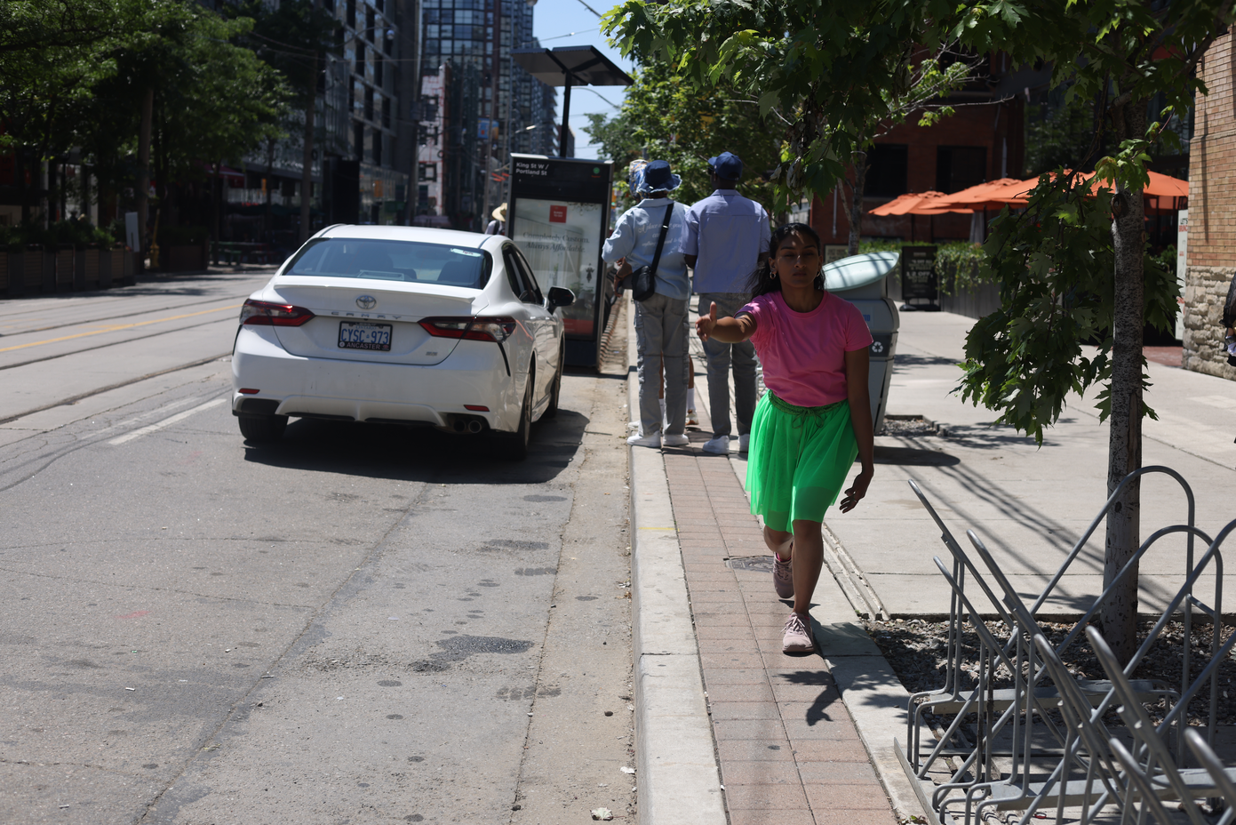 Momentarily transforming the popular destination at King and Portland into a site of critical engagement through a 29-step choreography that invited spatial negotiation and encounters with the Other within a space that is otherwise governed by capitalist-consumerist logic that actively seeks to erase all forms of anomaly.
This is created in response to Score 4.
Score 4 is created by Mushtari Afroz
Choreography created by Mushtari Afroz
Performance co-created with Rachana Joshi, Rajvi Dedhia and Nidhi Baadkar.
